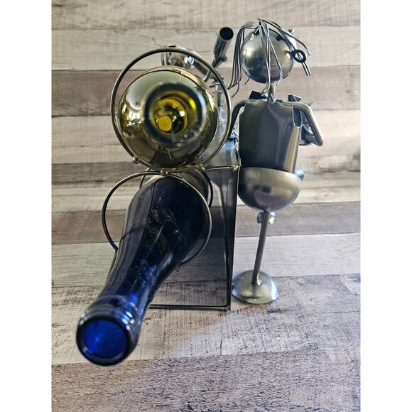 Couple at the Bar Metal Wine Bottle Holder - Picture 5 of 11